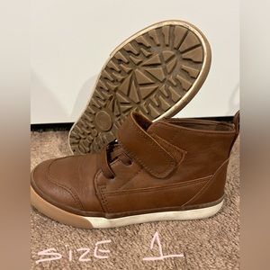 Boy’s shoes size 1 very comfy